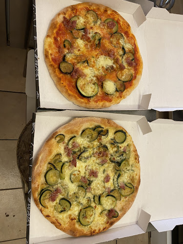 Calabria Pizzeria - Gastronomie und Hotellerie