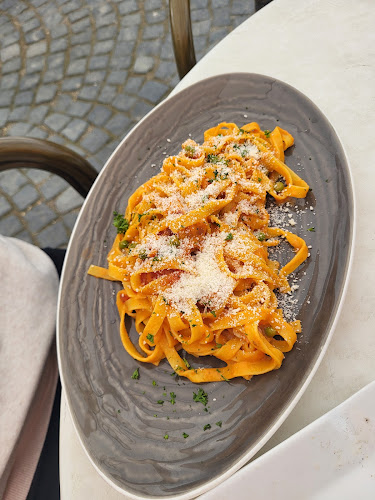 Pizzeria La Fontana - Gastronomie und Hotellerie