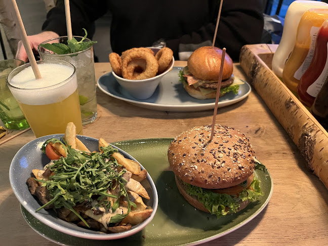 HANS IM GLÜCK - ESSEN Kennedyplatz - Gastronomie und Hotellerie