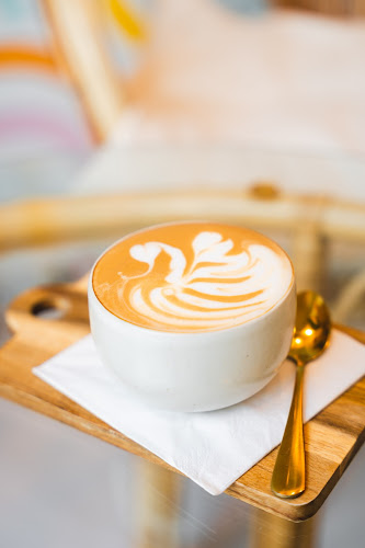 Yollie - Popice Café & Concept Store