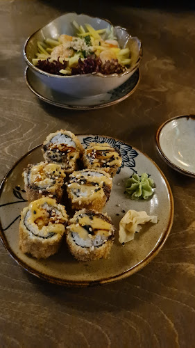 Comentarii opinii despre Nhi Deli