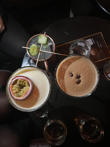 100 Gramm Bar & Lounge