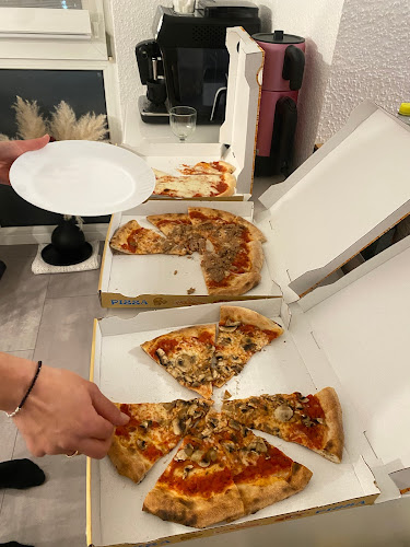 Opinii despre Pizzeria Da Pino Heimservice în Karlsruhe - Gastronomie und Hotellerie