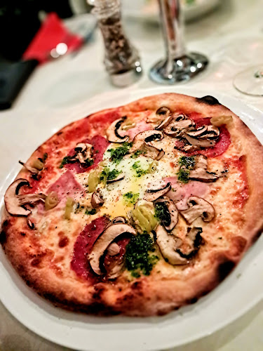 Opinii despre Ristorante Italia da Giuseppe în Lübeck - Gastronomie und Hotellerie