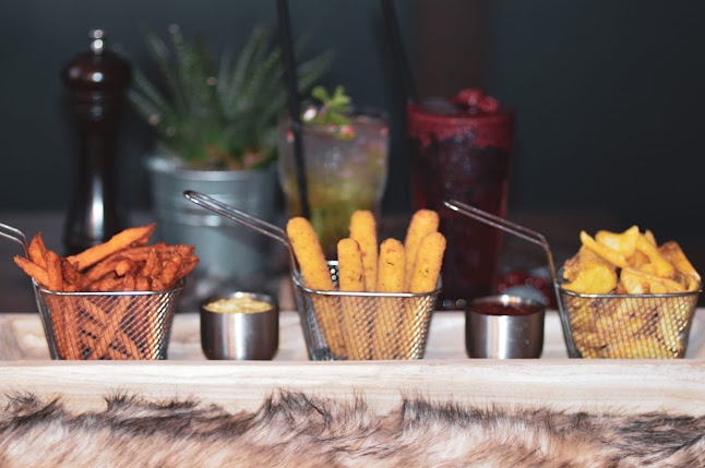 M.O.C. Bar & Restaurant - Gastronomie und Hotellerie