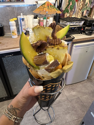 Opinii despre Cinderella‘s Café Bubbletea & Bubblewaffle în Landsberg am Lech - Gastronomie und Hotellerie