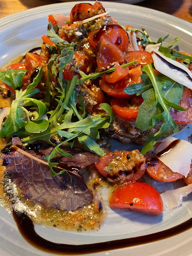 Vinothek & Feinkost Alte Stallungen - Gastronomie und Hotellerie