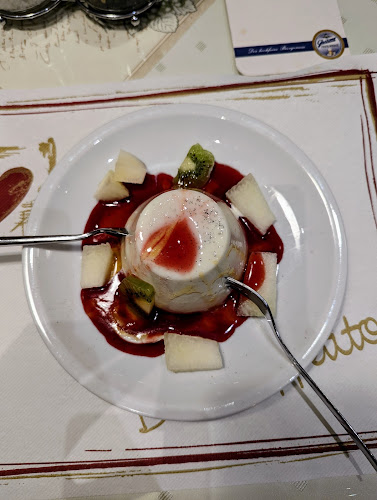 La Commedia Pizzeria Restaurant