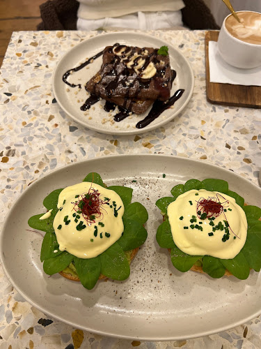 Yollie - Popice Café & Concept Store - Gastronomie und Hotellerie