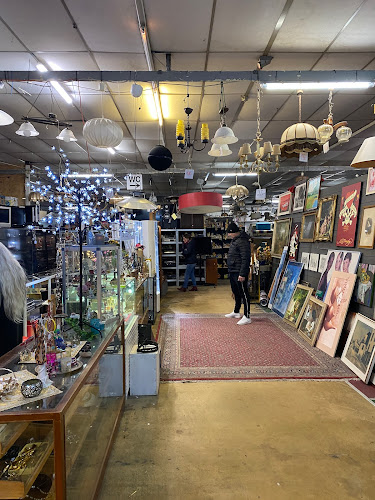 Dirk & Marinas Flohmarkthalle Gbr - Gastronomie und Hotellerie