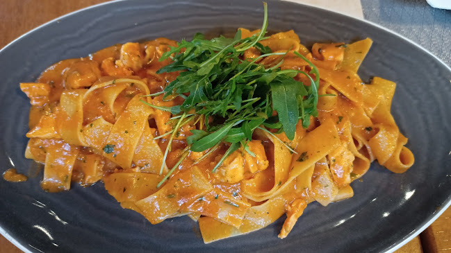 Opinii despre Pizzeria La Fontana în Nördlingen - Gastronomie und Hotellerie