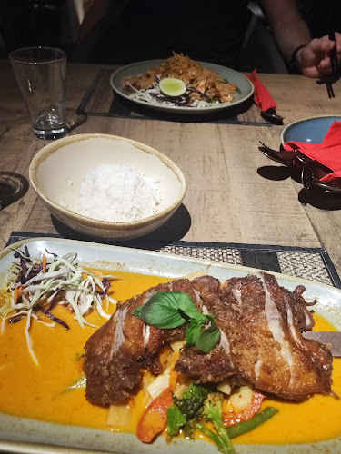 High Thai, Authentic Thai Cuisine - Gastronomie und Hotellerie