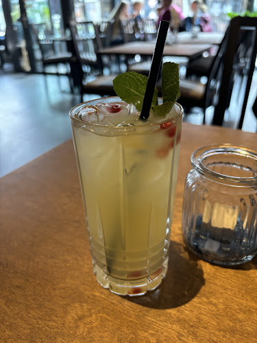 Comentarii opinii despre Nhi Deli