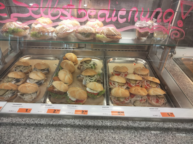 Globus Imbiss im Baumarkt - Königsbrunn