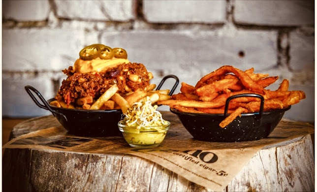 Opinii despre BOTTLES‘N‘BURGERS în Fürstenfeldbruck - Gastronomie und Hotellerie