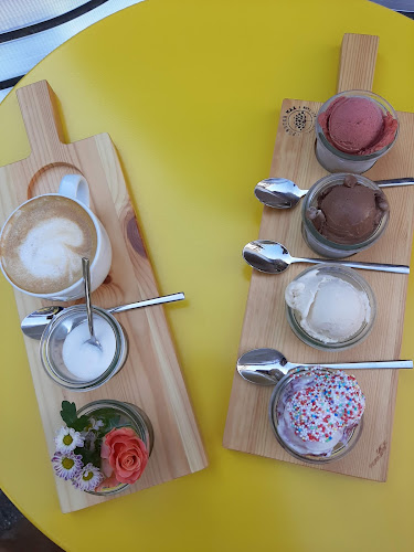 Förster Max Eisdiele & Café/Patisserie & Schokoladen - Gastronomie und Hotellerie