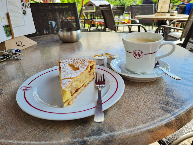 Opinii despre Bäckerei Konditorei Wirth Café Mühle în München - Gastronomie und Hotellerie