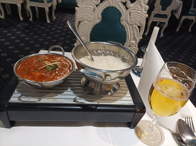 Taj Tandoori - Gastronomie und Hotellerie