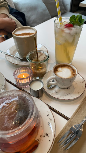 Comentarii opinii despre SUNDAYS