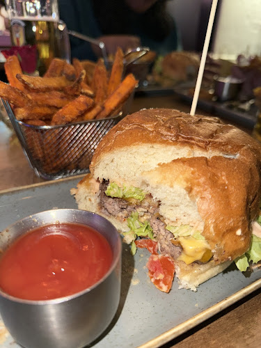 M.O.C. Bar & Restaurant