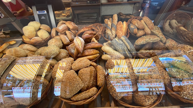 Opinii despre Bäckerei Konditorei Bausch (Hauptgeschäft Dürrlewang) în Stuttgart - Gastronomie und Hotellerie