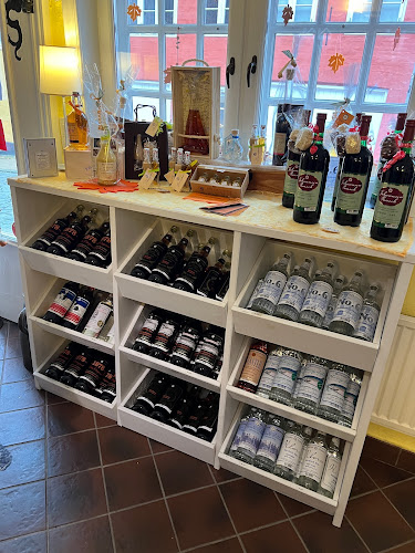 Comentarii opinii despre Johannsen Rum & Johannsens Hökerei: Rum aus der traditionellen Manufaktur Johannsen in Flensburg