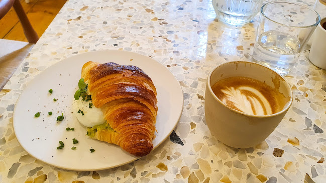 Yollie - Popice Café & Concept Store