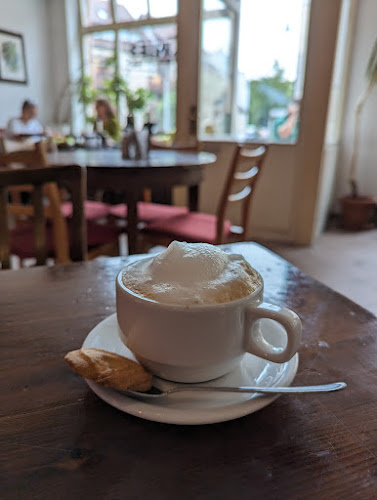 Café LINIE 3 - Gastronomie und Hotellerie