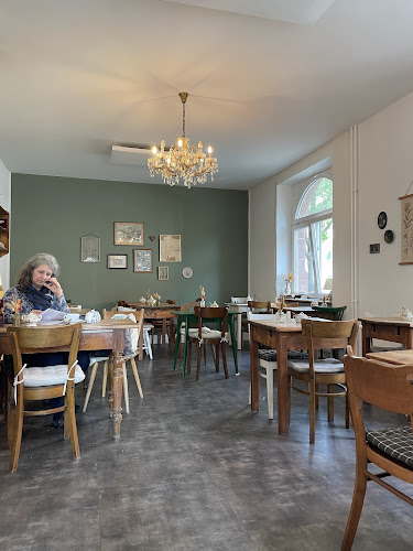 Opinii despre Café Heimelig în Frankfurt am Main - Gastronomie und Hotellerie