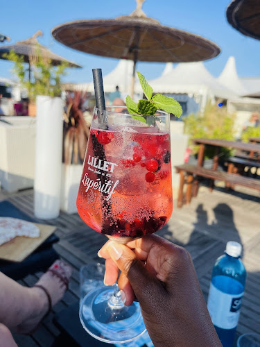 Opinii despre Deck5 Rooftop-Strandbar în Berlin - Gastronomie und Hotellerie