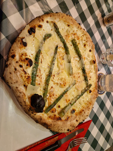 Pizzeria Trattoria Mediterranea - Gastronomie und Hotellerie