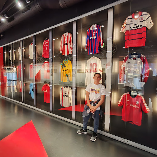 6J9G+R7, 80939 München