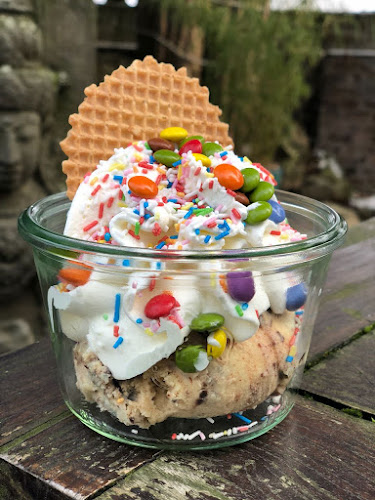 Opinii despre Eisverliebt by Eiscafe am Rheinturm în Dormagen - Gastronomie und Hotellerie