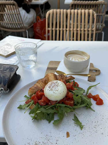 Comentarii opinii despre Yollie - Popice Café & Concept Store