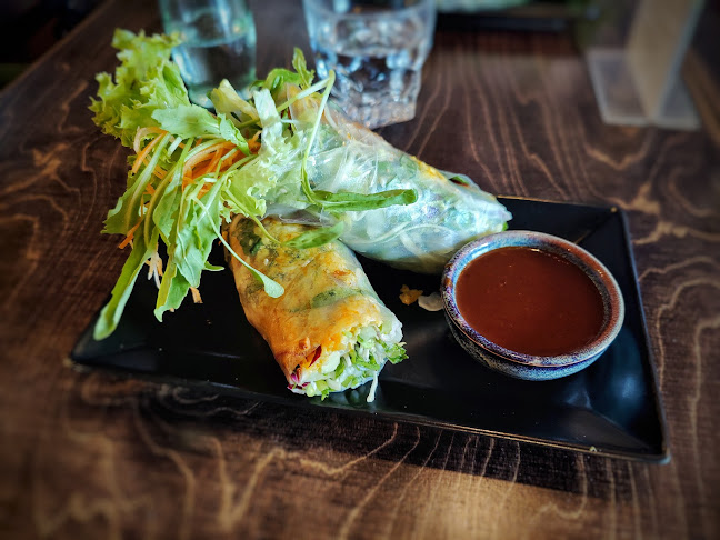 Comentarii opinii despre Madami - Mom's Vietnamese Kitchen