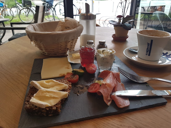 Comentarii opinii despre Café Lual