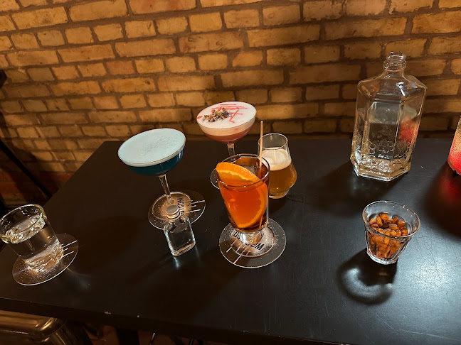 Pawn Dot Com Bar - Gastronomie und Hotellerie