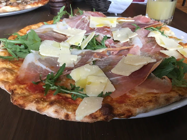 Comentarii opinii despre Holzofenpizzeria Sassi di Matera