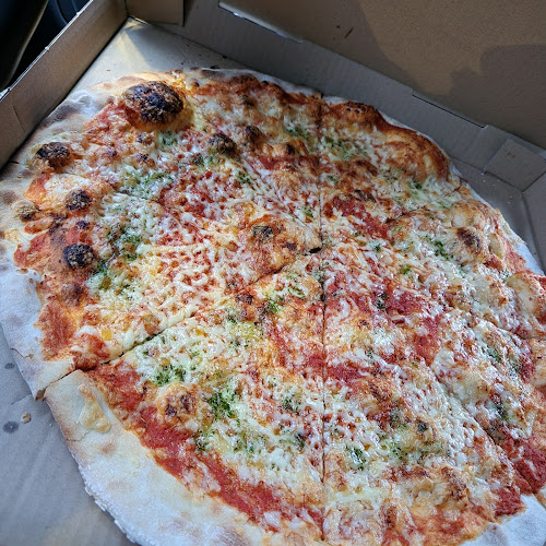 Eno Pizzeria - Gastronomie und Hotellerie