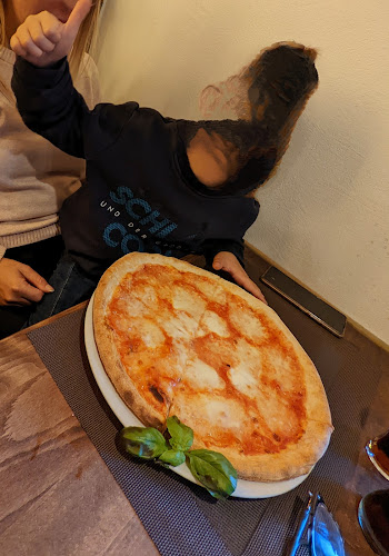 Opinii despre Pizzeria " Zur Laterne " în Attendorn - Gastronomie und Hotellerie