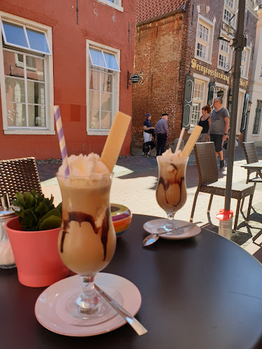 Comentarii opinii despre Jimmy's Altstadt Cafe