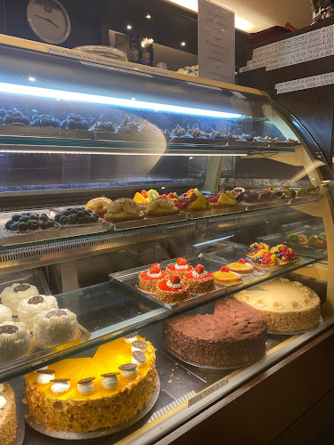 Opinii despre Eiscafé & Konditorei Capri în Hattersheim am Main - Gastronomie und Hotellerie