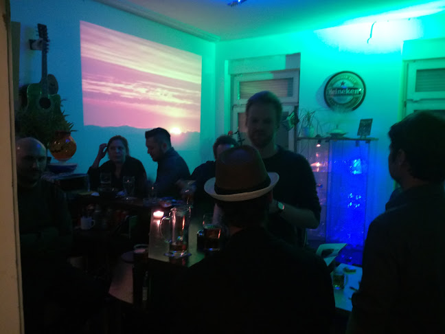 Comentarii opinii despre Zapfhahn Freiburg / Joey Ernstes