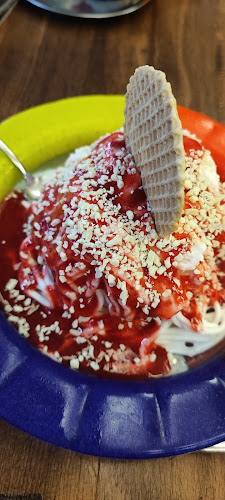 Comentarii opinii despre Eiscafé & Konditorei Capri