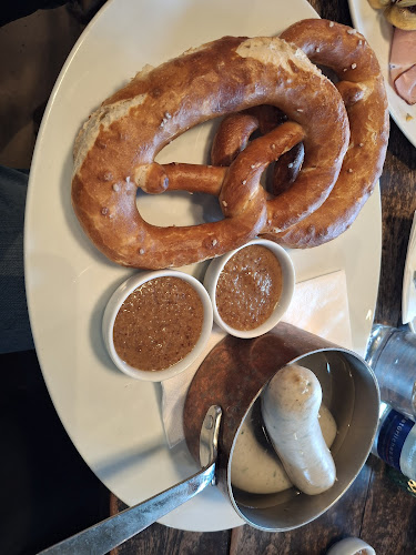 Opinii despre DINZLER Hochstrass în Raubling - Gastronomie und Hotellerie