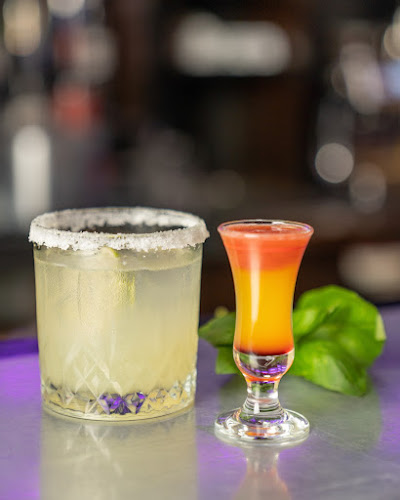 Comentarii opinii despre M.O.C. Bar & Restaurant