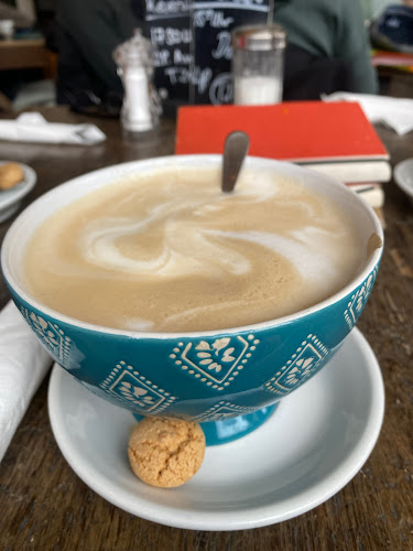 Café LIVRES - Gastronomie und Hotellerie