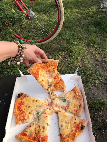 Opinii despre Pizzeria La Toscana în Rodgau - Gastronomie und Hotellerie