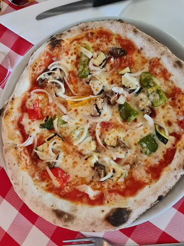 Opinii despre Pizzeria Trattoria Mediterranea în Schweinfurt - Gastronomie und Hotellerie