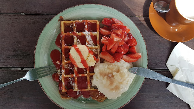 Eisverliebt by Eiscafe am Rheinturm